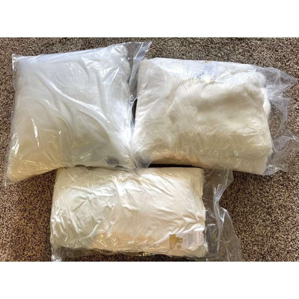 Aviva Stanoff Luxury Faux Fur Pillow & Cover Set - Soft White‎ Decorative Throw